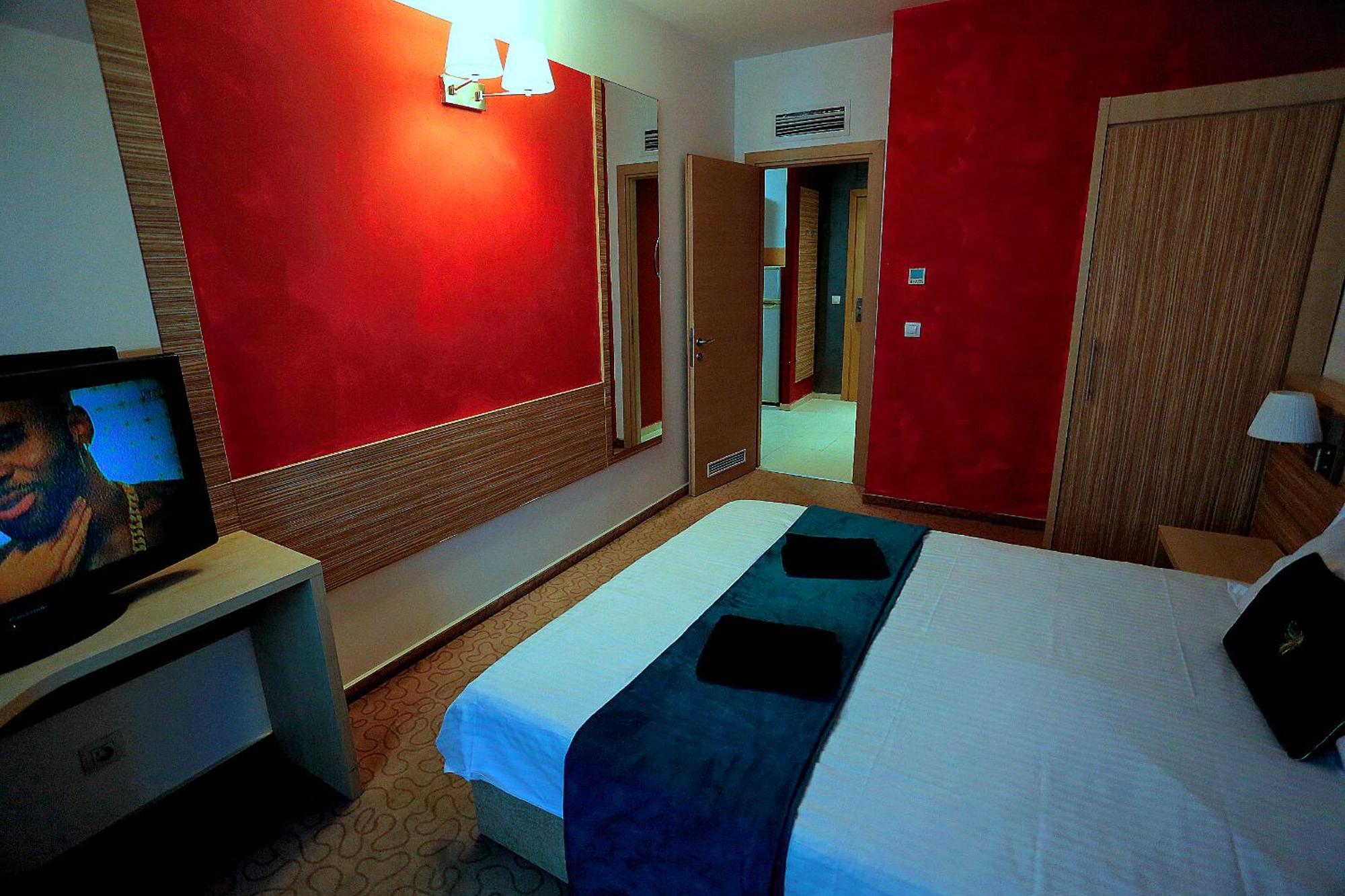 Cataleya Suites Aparthotel Bucarest Exterior foto